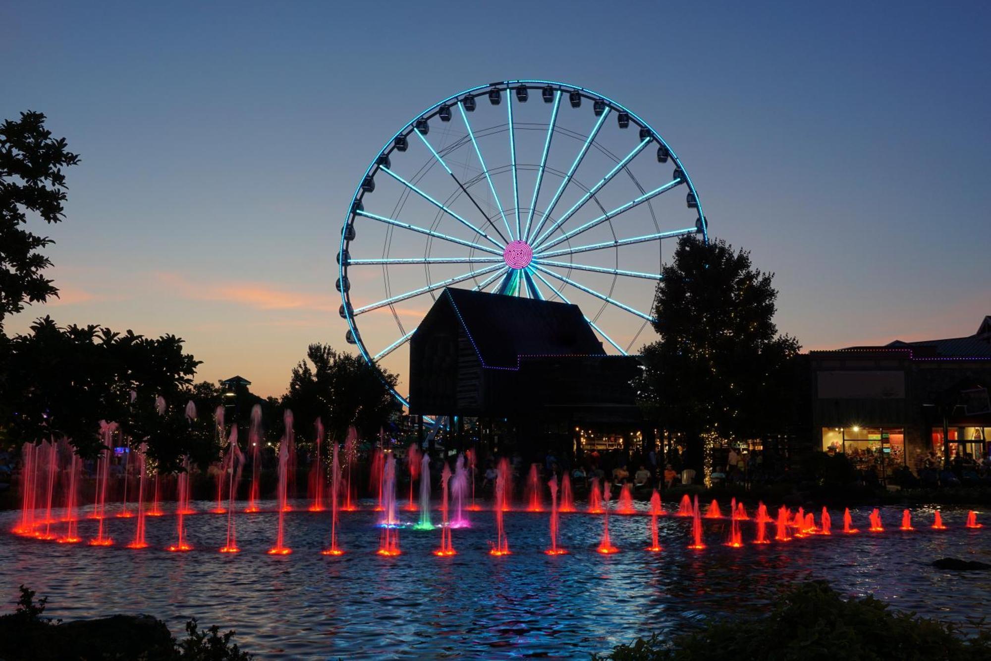 A Stones Throw, You Get 1089 Free Attraction Tickets Per Paid Day, Dollywood And Much More! Pigeon Forge Kültér fotó